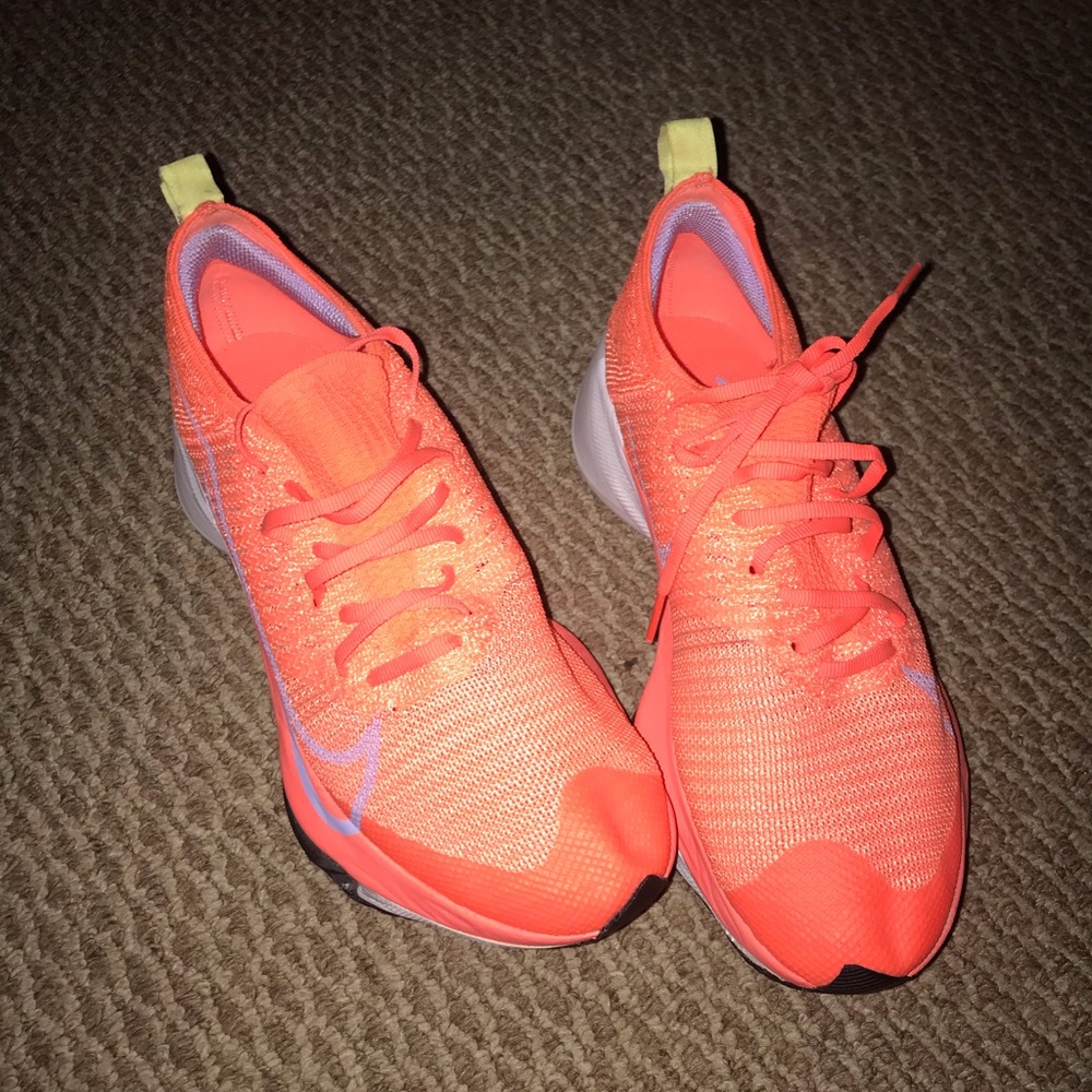 Nike Tempo next  Mango color size #8